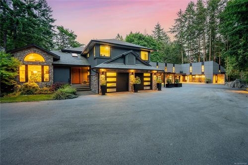 851 Sayward Rd, Saanich, BC, V8Y1R5 | Card Image