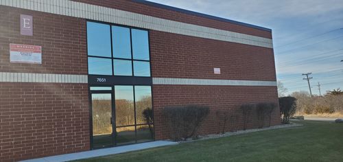 7651 W 100th Pl, Bridgeview, IL, 60455-2435 | Card Image