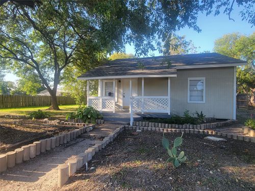 2526 3rd 1/2 Ave N, Texas City, TX, 77590-7241 | Card Image