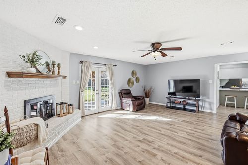 816 Ruidoso Dr, Saginaw, TX, 76179-1935 | Card Image