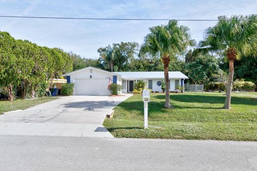 2466 44th Ave, Vero Beach, FL, 32966-2045 | Card Image