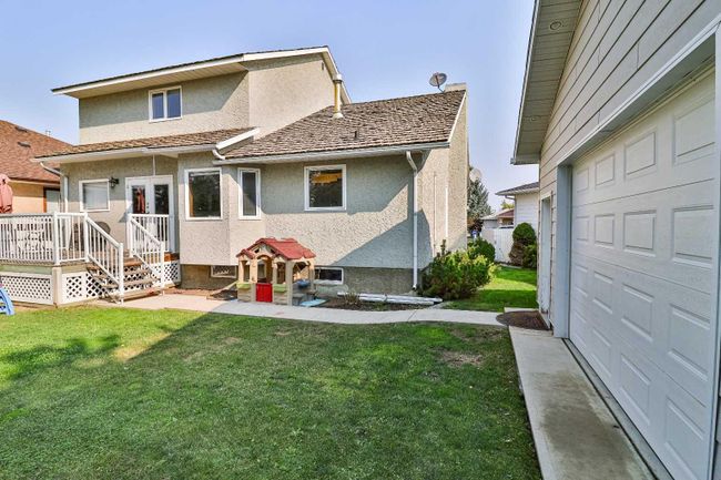 2317 35 Street S, Home with 4 bedrooms, 3 bathrooms and 4 parking in Lethbridge AB | Image 45