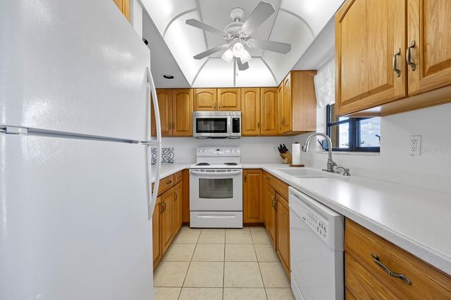 APT-4A - 208 Lewis Cir, Condo with 2 bedrooms, 2 bathrooms and null parking in PUNTA GORDA FL | Image 6