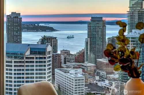 apt-3710-737 Olive Way, Seattle, WA, 98101-3763 | Card Image