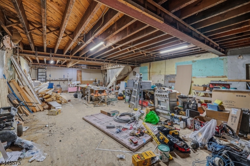 Commercial Lease in Paterson City 5