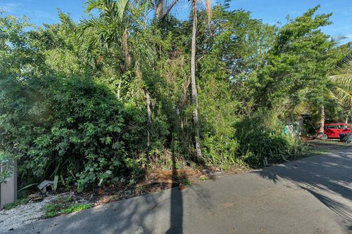 109 Jasmine Dr, Key Largo, FL, 33037-4411 | Card Image
