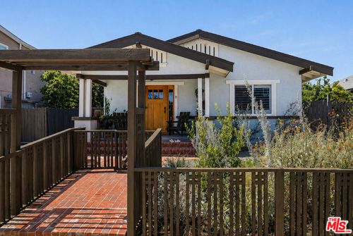 933 E Walnut Way, Long Beach, CA, 90813-2310 | Card Image