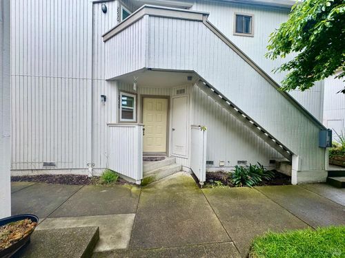 2528 Westberry Drive, Santa Rosa, CA, 95403 | Card Image