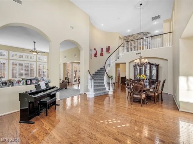 9333 Arrowhead Bluff Ave, House other with 4 bedrooms, 3 bathrooms and null parking in Las Vegas NV | Image 4