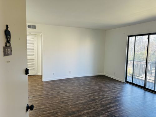 apt-i41-420 Walton Ln, Madison, TN, 37115-5398 | Card Image