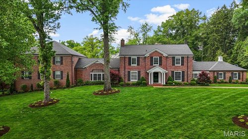 7 Greenbriar Dr, Saint Louis, MO, 63124-1819 | Card Image