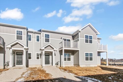 422 Comstock Rd, South Elgin, IL, 60177-2712 | Card Image