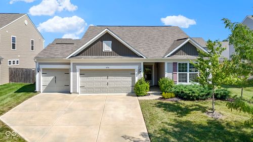 6752 Shooting Star Dr, Whitestown, IN, 46075-6213 | Card Image