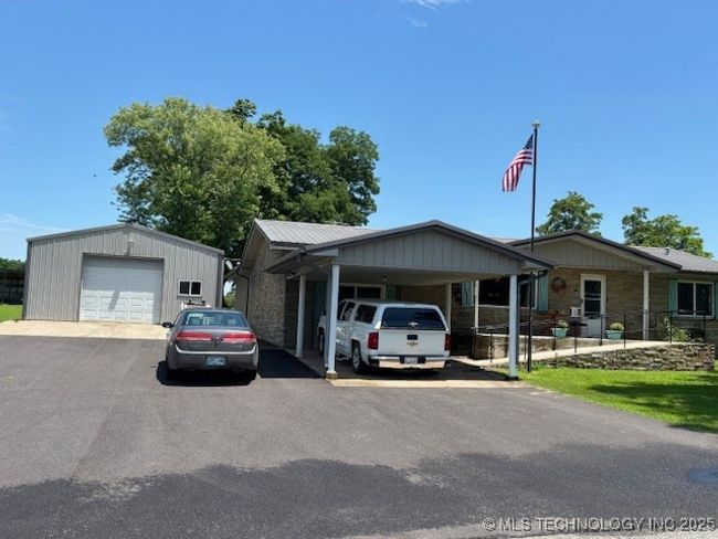 902 Ne Rushwood Dr, House other with 4 bedrooms, 3 bathrooms and null parking in Stigler OK | Image 4
