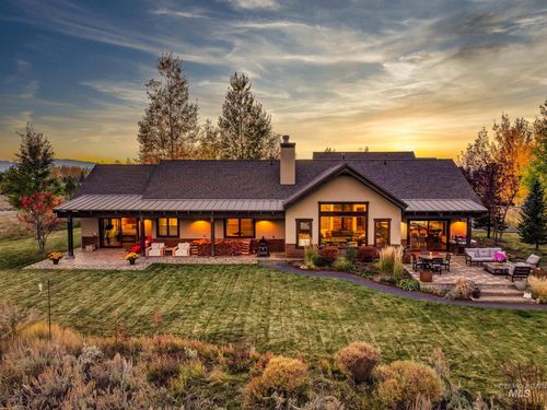306 Otter Pond Ct, McCall, ID, 83638-4707 | Card Image