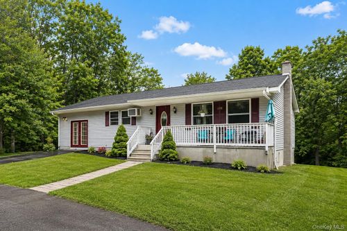 164 Brookside Farms Rd, Newburgh, NY, 12550-3953 | Card Image