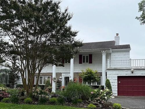 229 Willard Dr, Hewlett, NY, 11557-1834 | Card Image