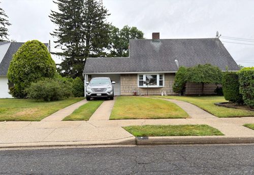 7 Mockingbird Ln, Levittown, NY, 11756-2042 | Card Image