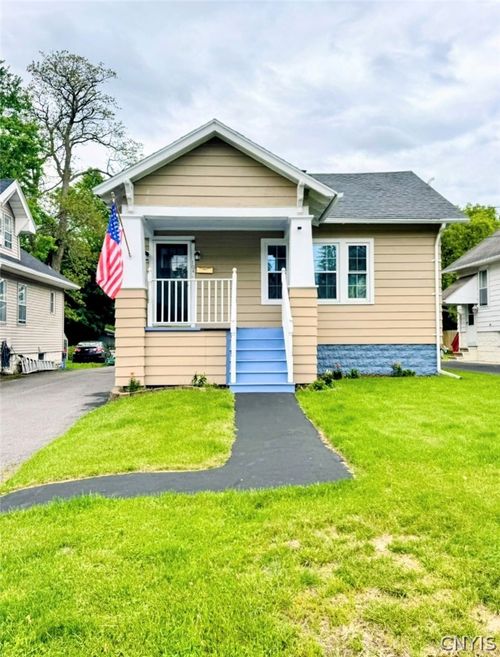 104 Wells Pl, Utica, NY, 13502-2325 | Card Image