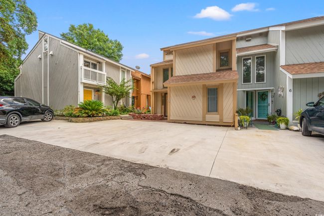 View of building exterior | Image 33
