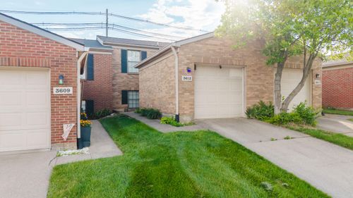 3613 Squires Woods Way, Lexington, KY, 40515-6404 | Card Image