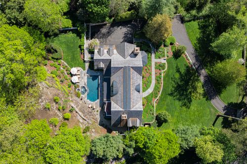 10 Cross Rd, Darien, CT, 06820-6106 | Card Image
