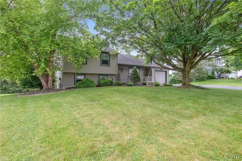 110 Sizzano Trl, Syracuse, NY, 13209-9665 | Card Image