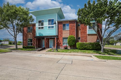 111 N Merrill Ave, Duncanville, TX, 75116-3656 | Card Image