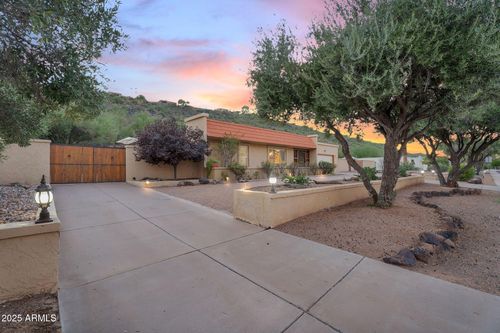 14402 N Coral Gables Dr, Phoenix, AZ, 85023-6272 | Card Image