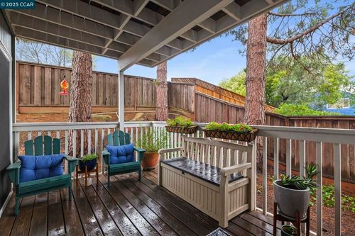 1885 Shirley Dr, Benicia, CA, 94510-2671 | Card Image