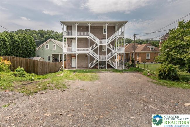 409 - 409 W Broad St, Condo with 12 bedrooms, 8 bathrooms and 9 parking in Tamaqua PA | Image 5