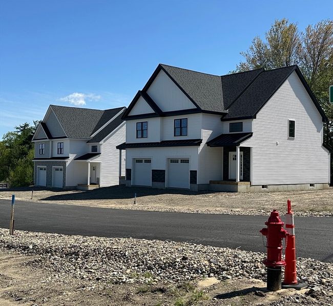 1 - 1 Leos Way, Condo with 2 bedrooms, 3 bathrooms and 1 parking in Sterling MA | Image 4