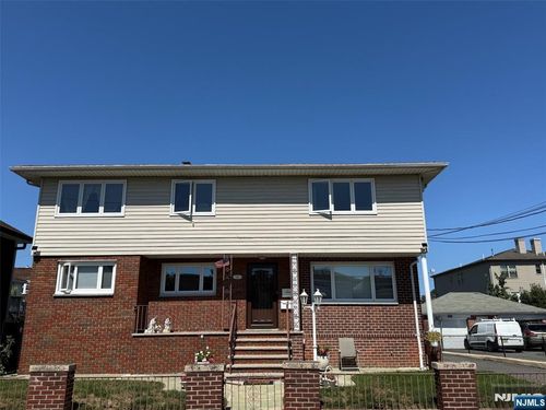 169 Anderson Ave, Fairview, NJ, 07022-1766 | Card Image