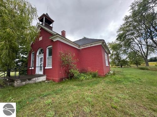 6997 E 44 Rd, Cadillac, MI, 49601-9725 | Card Image