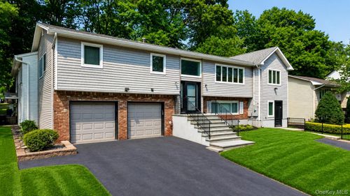 10 Sam Law Dr, Monsey, NY, 10952-2326 | Card Image