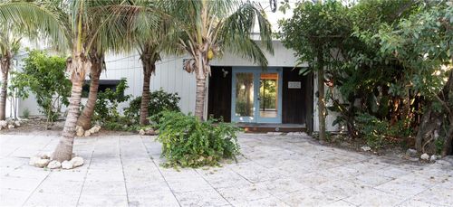 300 Garden Ln, SARASOTA, FL, 34242-1063 | Card Image