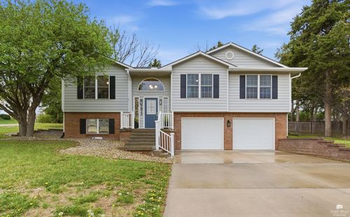 1812 Kingwood Dr, Manhattan, KS, 66502-3109 | Card Image