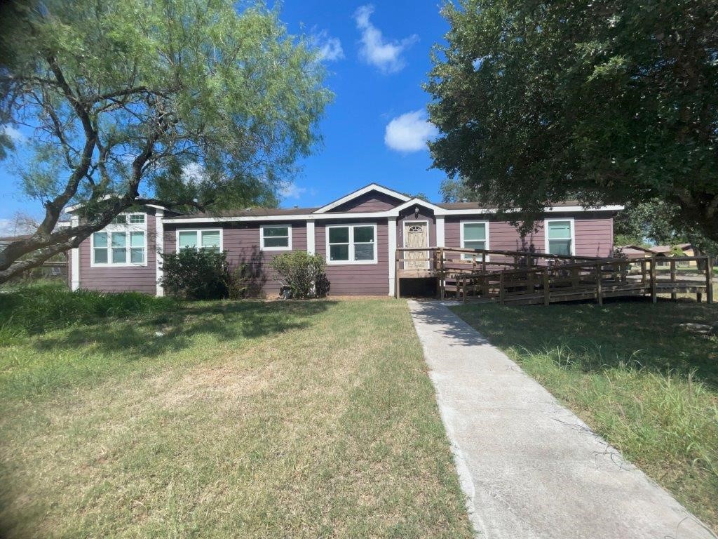 Kohler St, Hebbronville, TX 78361