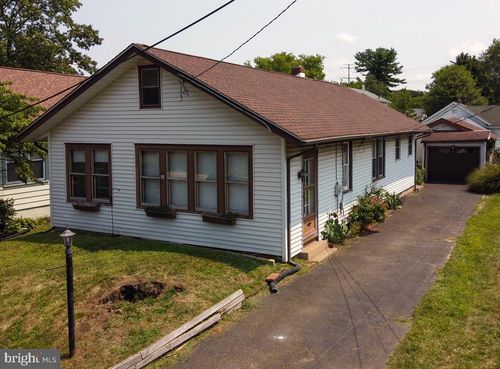 40 Lansing Avenue, Hamilton, NJ, 08619 | Card Image