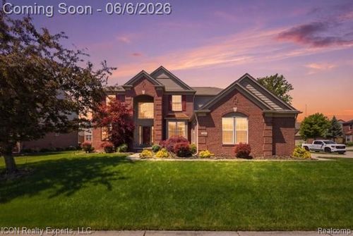 48879 Michaywe Dr, Macomb, MI, 48044-2308 | Card Image