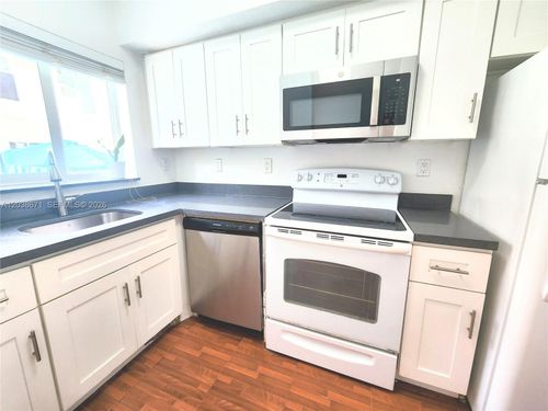 481-481 Nw 84th Ln, Miami, FL, 33150-2630 | Card Image