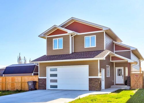 1029 Livingston Way, Pincher Creek, AB, T0K0A6 | Card Image