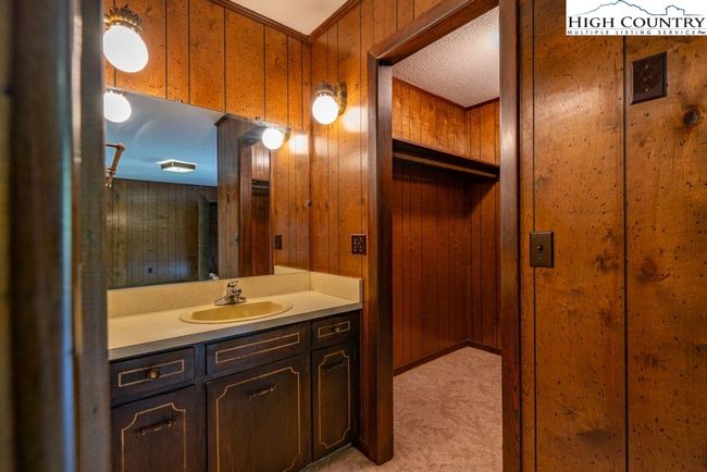 835 Ridge Rd, House other with 3 bedrooms, 3 bathrooms and null parking in Spruce Pine NC | Image 19