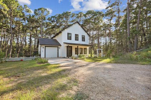 105 Mokolii Ct, Bastrop, TX, 78602-5308 | Card Image