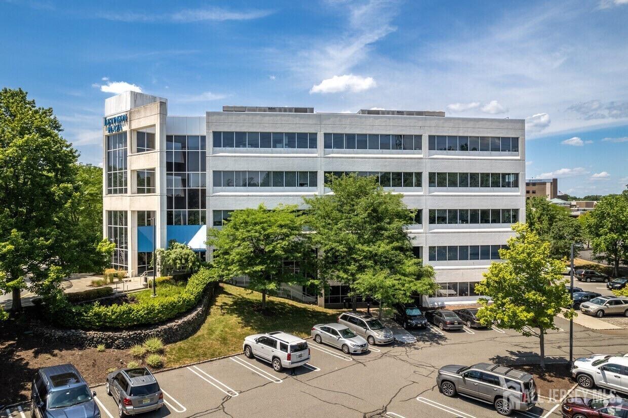 Commercial Sale in Edison