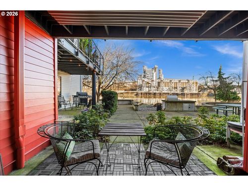 d-17-720 Nw Naito Pkwy, Portland, OR, 97209-3759 | Card Image