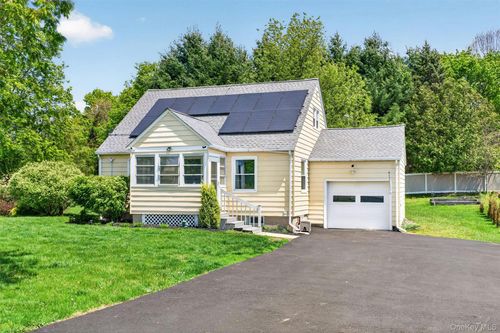 151 Laroe Rd, Chester, NY, 10918-1468 | Card Image