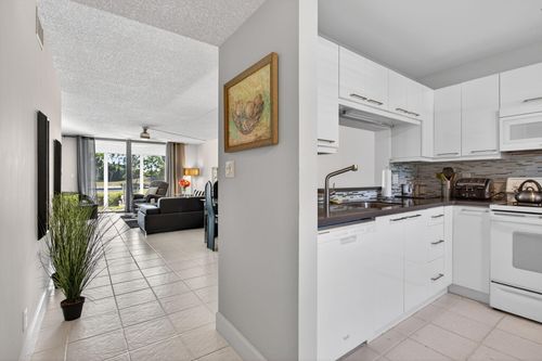 c107-3485 Environ Blvd, Lauderhill, FL, 33319-4289 | Card Image