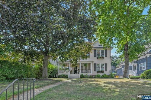 88 Mclaren St, Red Bank, NJ, 07701-2304 | Card Image