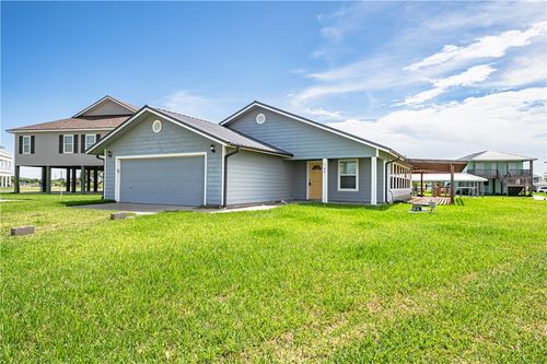 148 Lakeshore Dr, Rockport, TX, 78382-9503 | Card Image